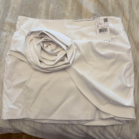 Mango White Flower Rose Mini Skirt - Picture 3 of 4